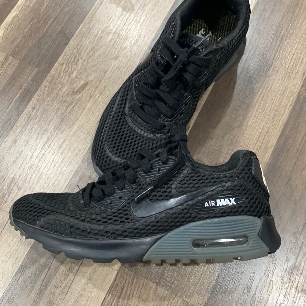 Nike air max sneakers 7.5